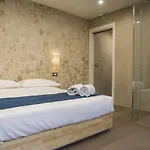 Alojamento de Acomodação e Pequeno-almoço 18 Luxury Bari